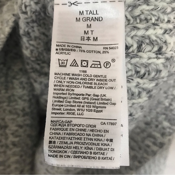GAP Gray Knit Sweater, Size Medium - Picture 12 of 12